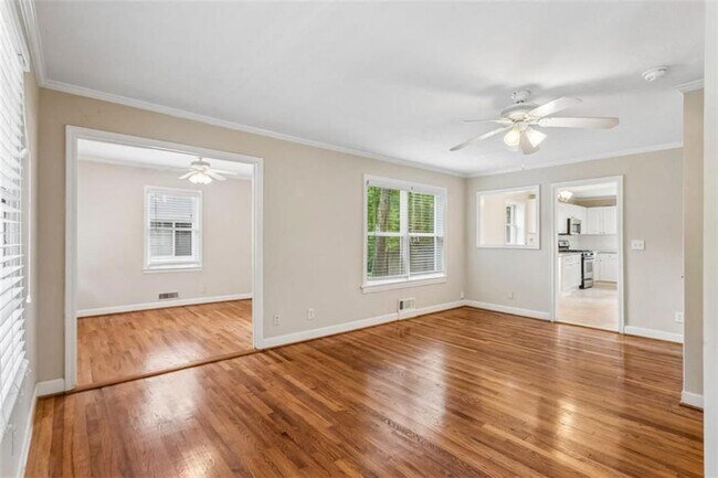 Photo - 1910 La Dawn Ln NW