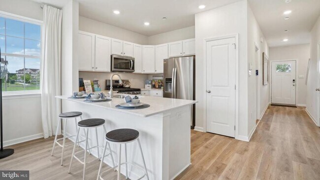 Photo - 80 Alexander Wy