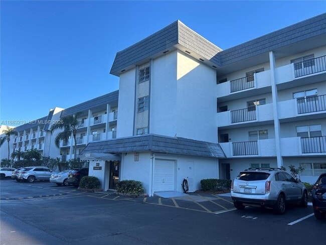 Building Photo - 6200 NW 44th St Unit 312