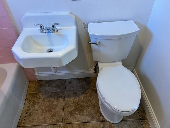 Photo - 404 Center St Unidad c