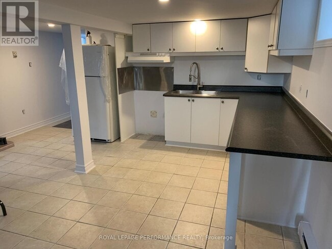 Photo - 645 St Isidore St