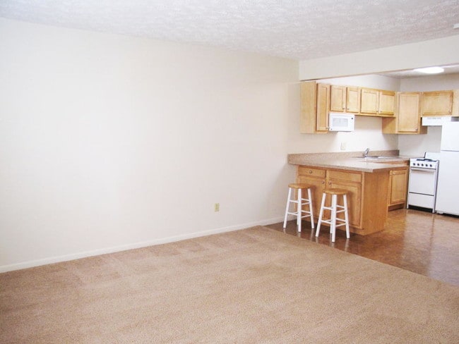 Estudio - Greenbriar Village