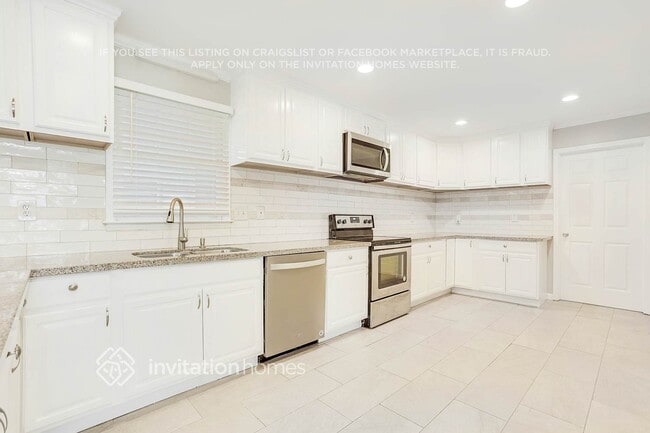 Photo - 1734 Lamancha Dr NW