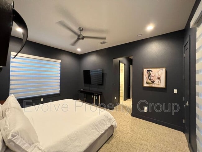 Photo - 183 Orange Pl