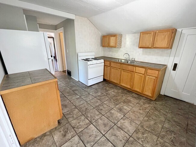 Photo - 603 Mill St