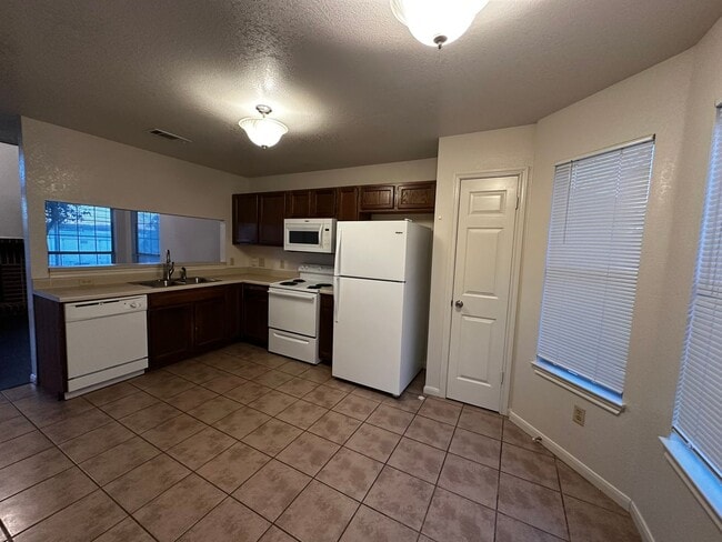 Photo - D.Schrager Properties3 (7213 Oak Meadow Dr) Unit A