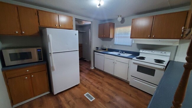 Photo - 4221 Holcomb Cir