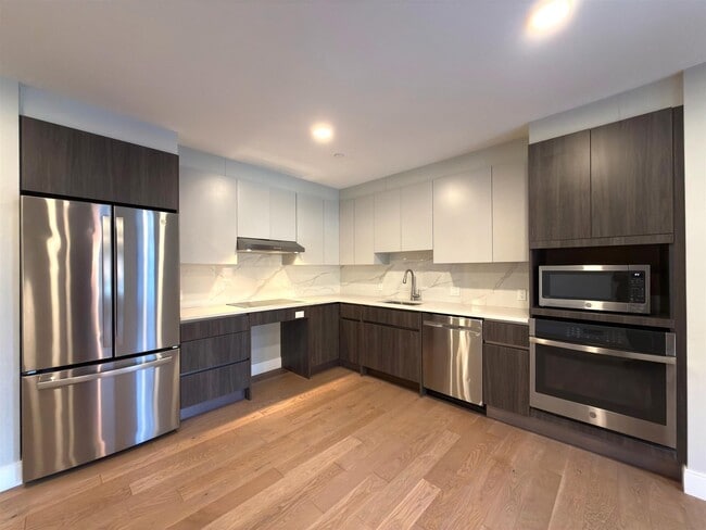 Building Photo - 15 Central St Unit 1