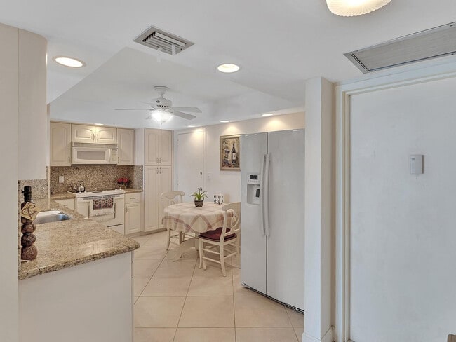 Photo - 1150 Hillsboro Mile Unit 914