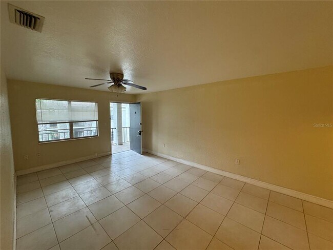 Photo - 5221 Bayshore Blvd Unidad 37