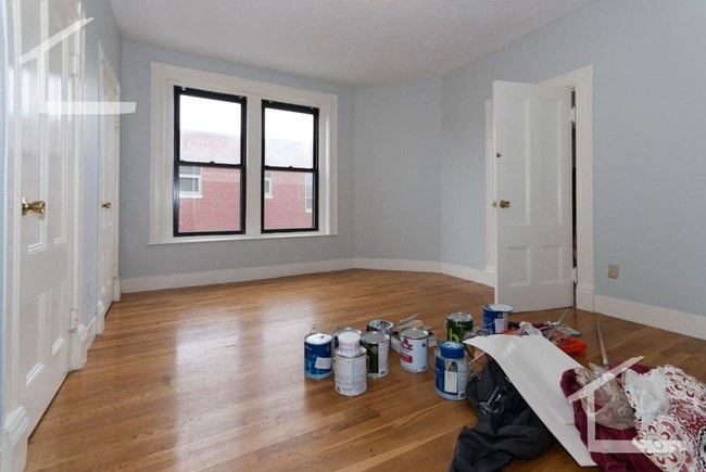 Building Photo - 302 Washington St Unit 4