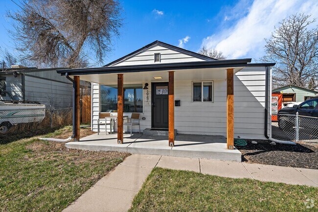 Building Photo - Charming 3 Bedroom Home Near Sloan's Lake
