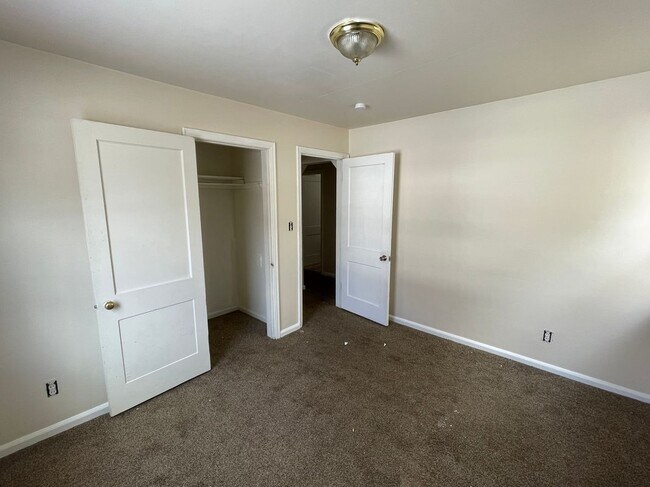 Photo - 4531 Woodward St