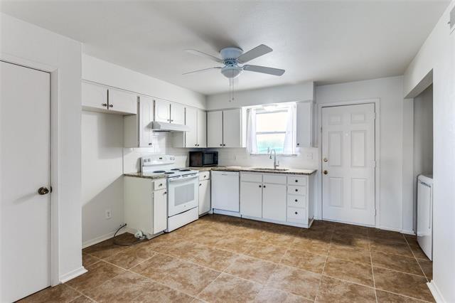 Photo - 8001 Carrick St