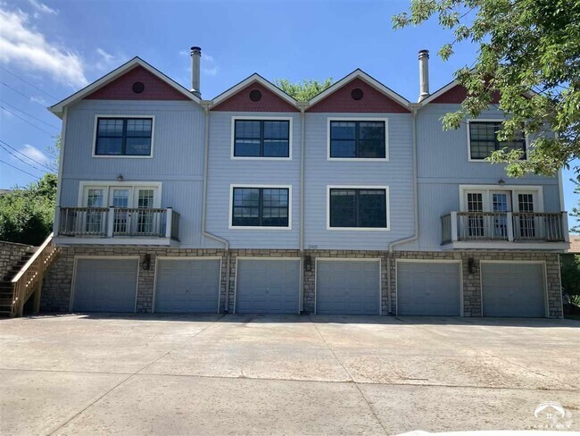 Building Photo - 2901 University Dr Rental