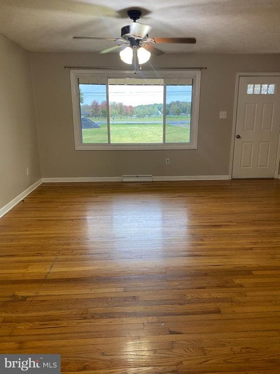 Photo - 871 Fairfax Pike