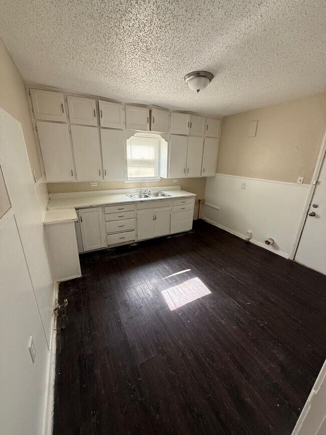 Photo - 1511 52nd St Unit Front