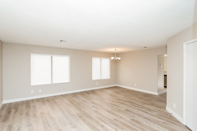 Photo - 2071 Club Crest Way