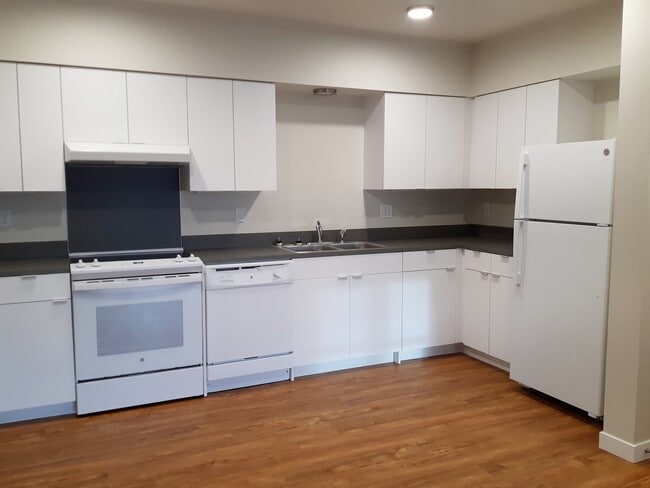Photo - 21206 Thornhill Ln Unit #21206