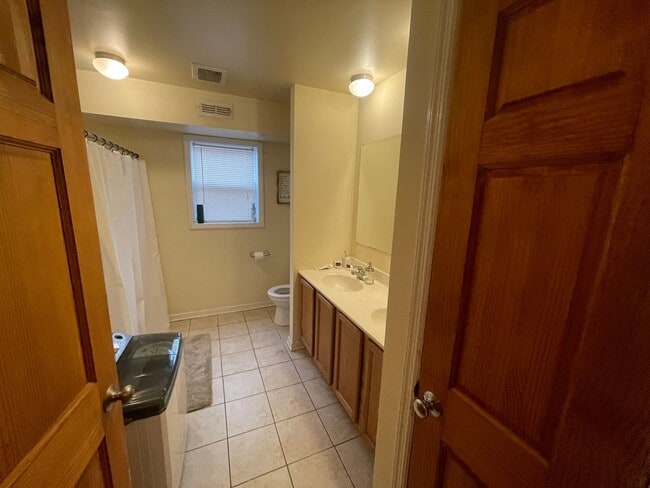 Building Photo - 1523 N 17th St Unit 3