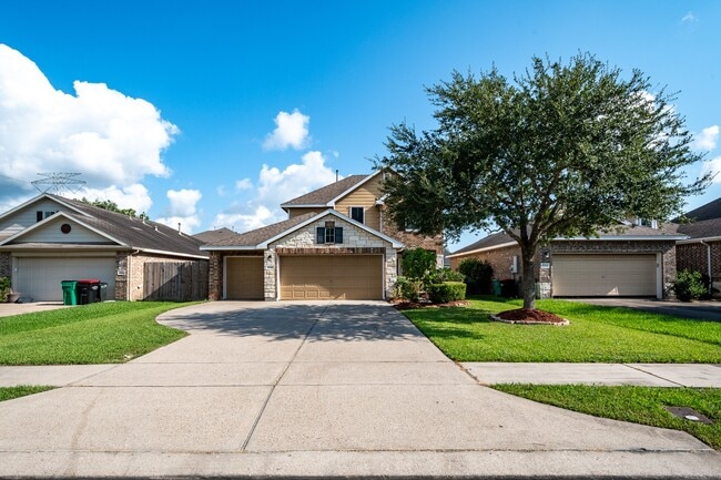 Photo - 10019 Lynnwood Dr