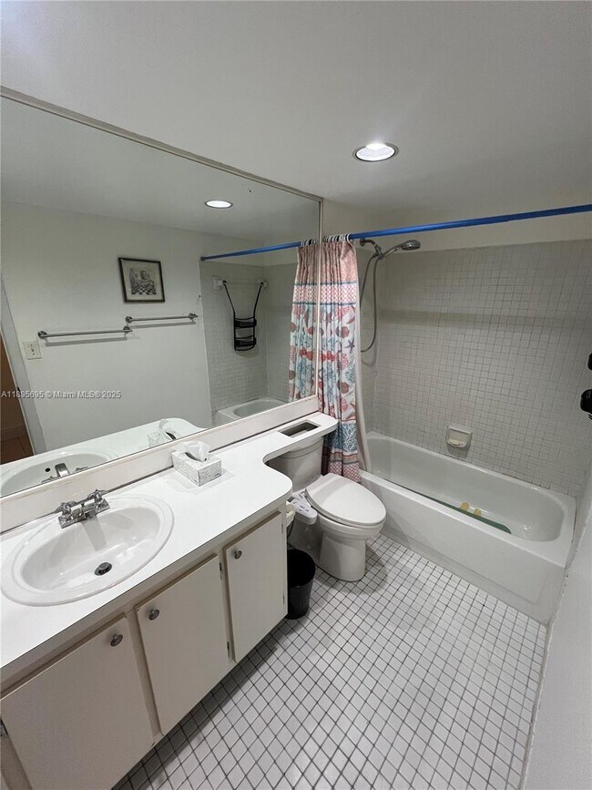 Photo - 10765 SW 108th Ave Unit 204