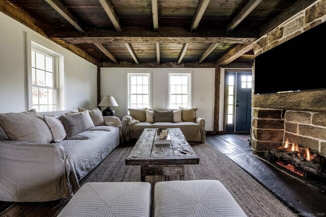 Photo - 740 Little City Rd