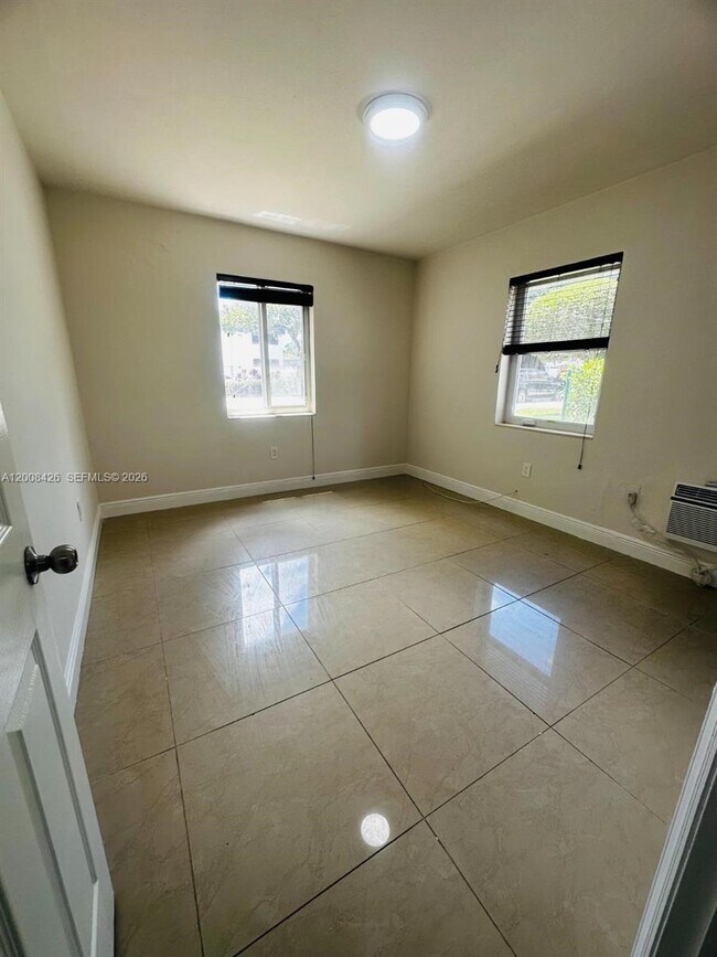 Photo - 2401 SW 22nd St Unit 7