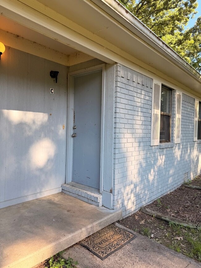 Building Photo - N Joplin Pl Unit N Joplin Pl Apt C