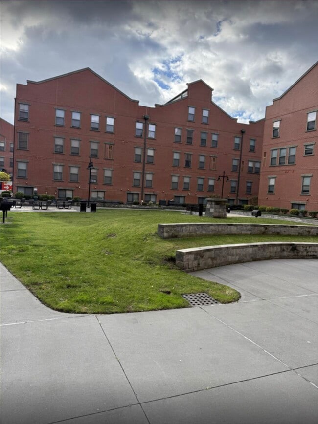 Building Photo - 160 Lafayette St Unit 306