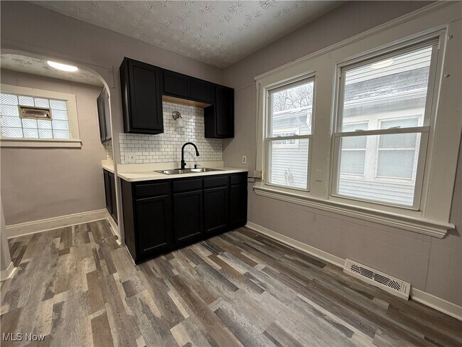 Photo - 4128 E 114th St