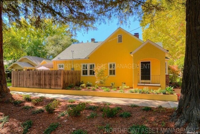 Building Photo - Charming East Sacramento Bungalow – Prime ... Rental