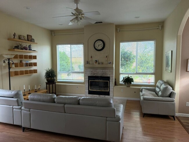 Photo - 5511 San Francisco Blvd Unit A 5511 San Francisco Blvd