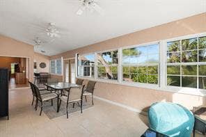 Photo - 956 Jackson Way