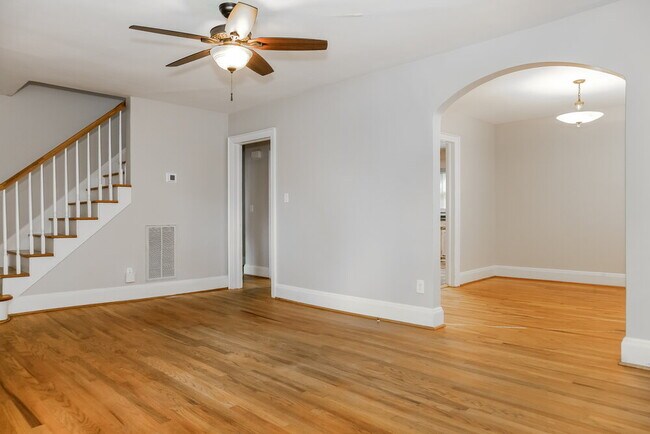 Photo - 305 S Mulberry St