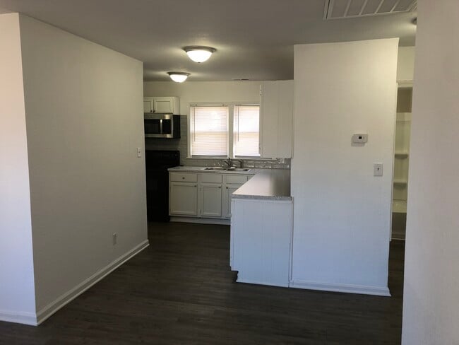 Photo - 1928 N Hood St