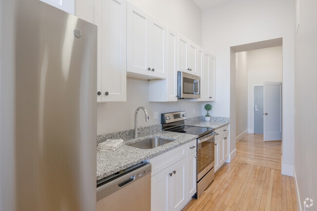 2 BR, 1 BA - 850 SF