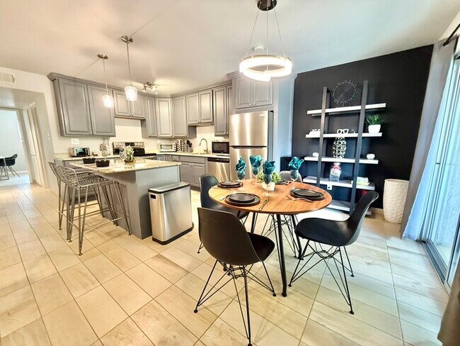 5525 E Thomas Rd Unit 6
