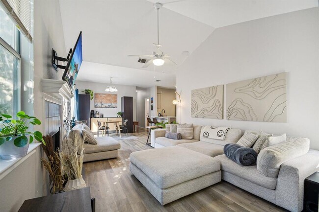 Photo - 1215 Gingerlily Cove