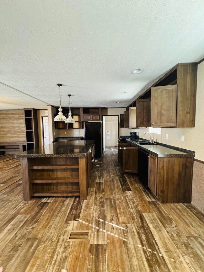 Kitchen - 7151 Woodlake Pky