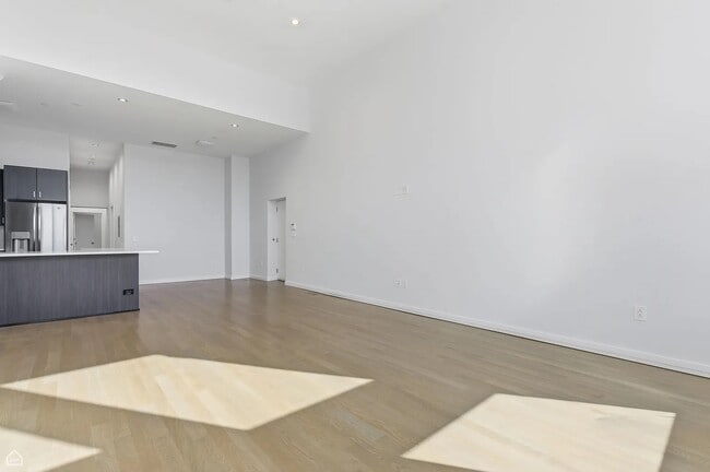 Photo - 2034 W Grand Ave Unit 1