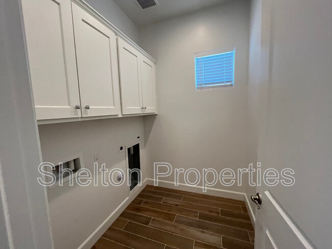 Photo - 20711 W Medlock Dr