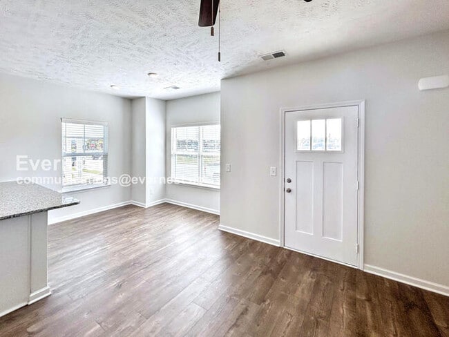 Photo - 328 Raines Ct