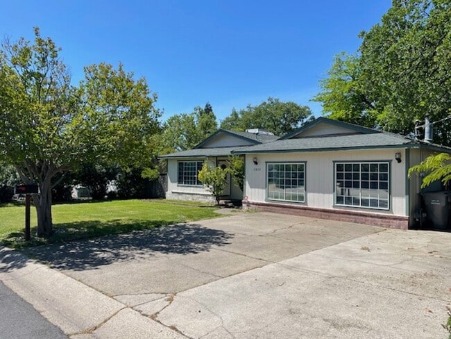 North Redding 3 Bedroom - North Redding 3 Bedroom House