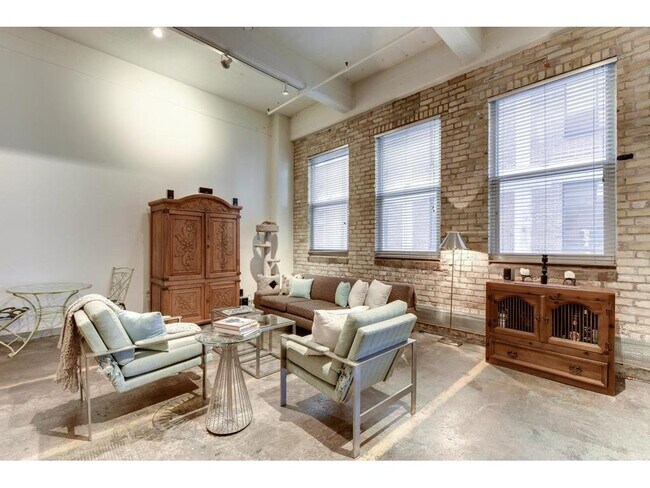 Photo - 700 N Washington Ave Unit 208