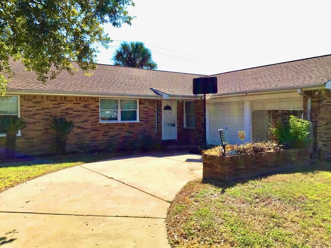 Photo - 6609 Golf Crest Dr