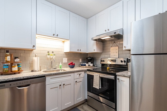 Dakota - Kitchen