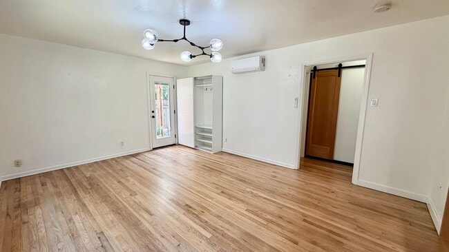 Photo - 9340 SE Yamhill St