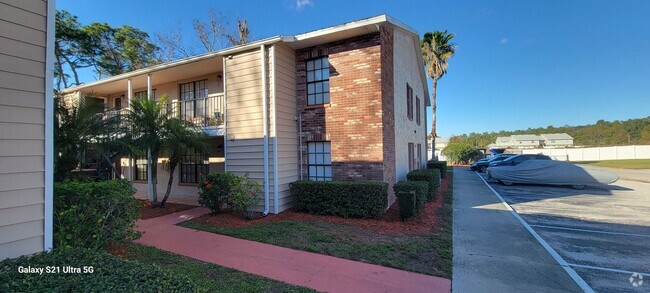 Building Photo - Updated Condo in a Pool Comunity Unit 1