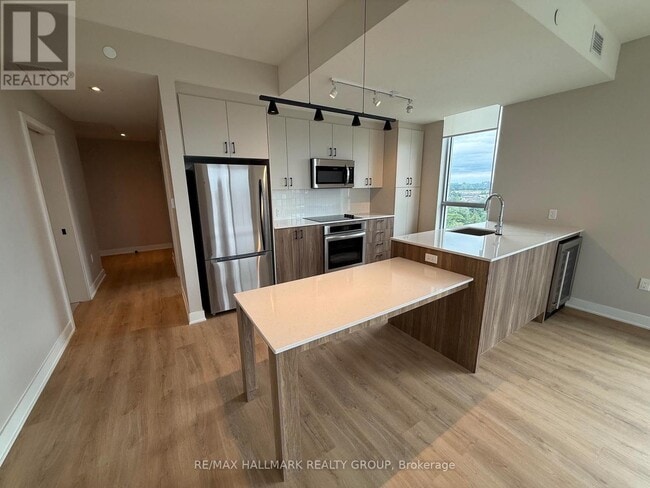 Photo - 275 Carling Ave Unit 1207